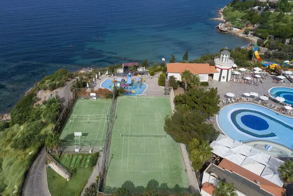 زمین بازی هتل سی لایت ریزورت